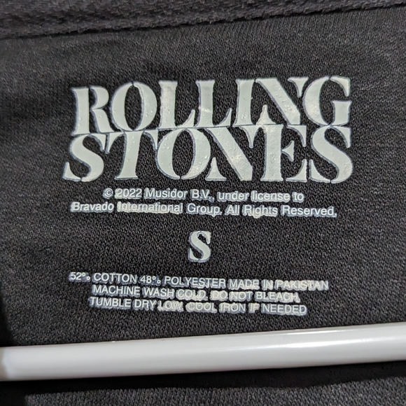 The Rolling Stones Black And Red Crew Neck Pullover Sweater Small NWT - Picture 4 of 4
